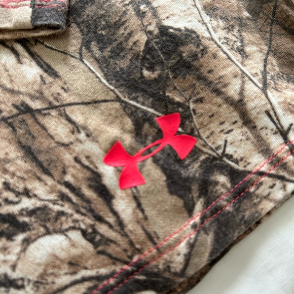 Women’s Under Armour RealTree Camo Long-Sleeve Shirt Medium - Picture 2 of 4
